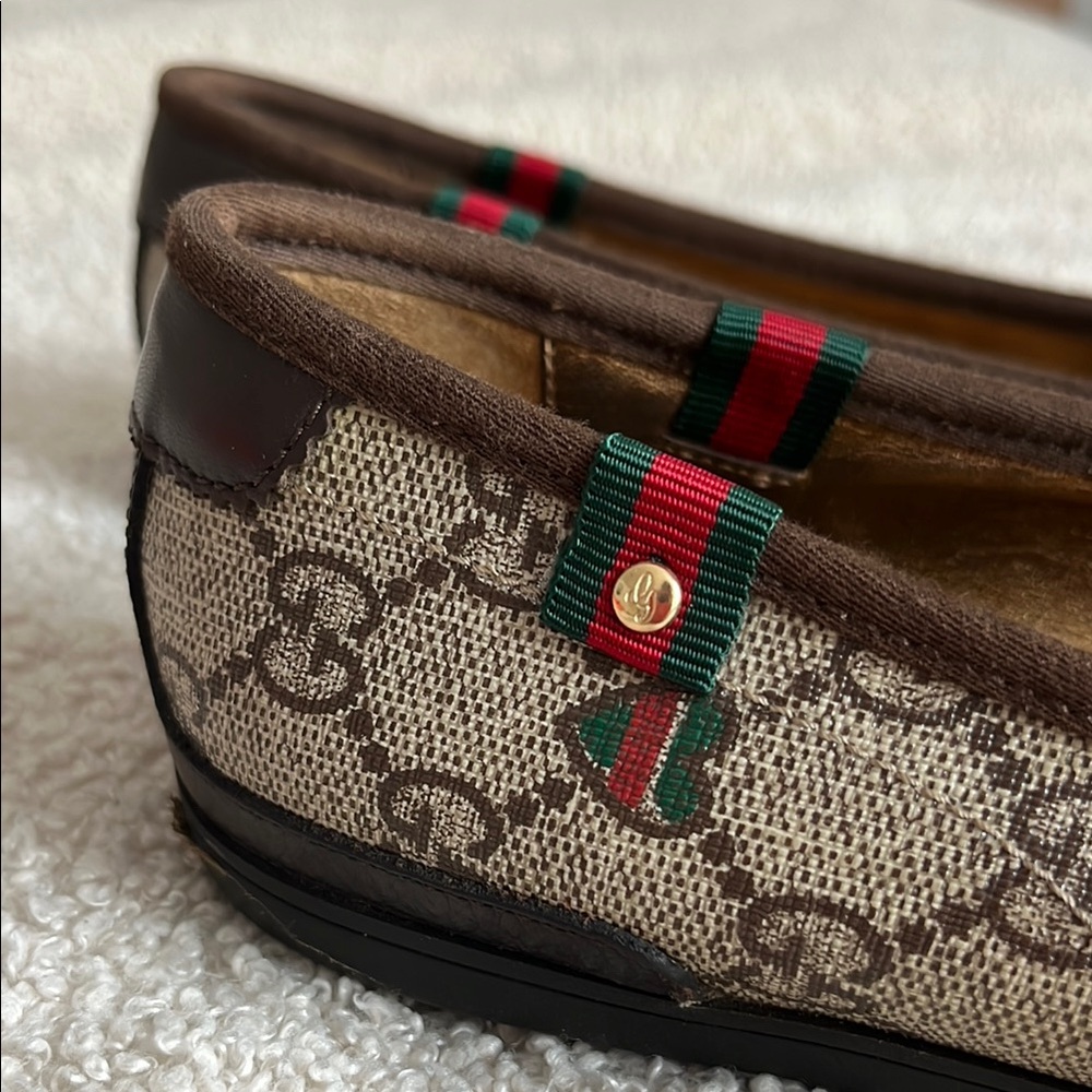 Gucci Beige and Brown Loafers with Green-Red Accents